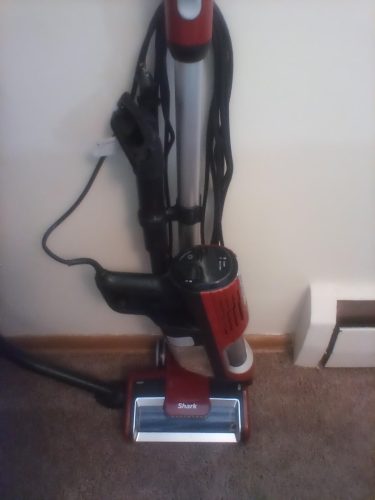 Shark Rotator Powered Lift-Away TruePet Upright Corded Bagless Vacuum for Carpet and Hard Floor with Hand Vacuum and Anti-Allergy Seal (NV752), Bordeaux (Renewed) photo review