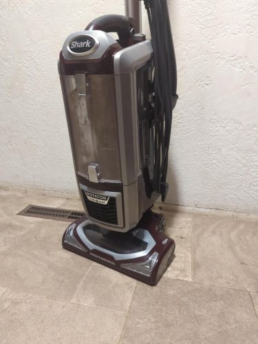 Shark Rotator Powered Lift-Away TruePet Upright Corded Bagless Vacuum for Carpet and Hard Floor with Hand Vacuum and Anti-Allergy Seal (NV752), Bordeaux (Renewed) photo review