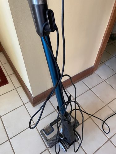 Shark Rotator Powered Lift-Away TruePet Upright Corded Bagless Vacuum for Carpet and Hard Floor with Hand Vacuum and Anti-Allergy Seal (NV752), Bordeaux (Renewed) photo review