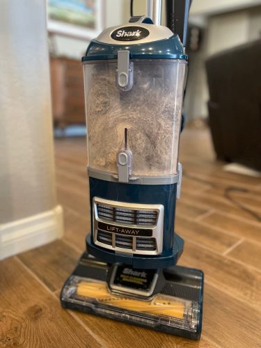 Shark ZU503AMZ Navigator Lift-Away Upright Vacuum with Self-Cleaning Brushroll, HEPA Filter, Swivel Steering, Upholstery Tool & Pet Crevice Tool, Perfect for Pets & Multi-Surface, Teal photo review